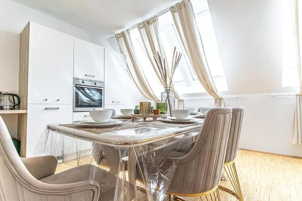 Apartmán Super Luxury Apt, Only 12Min To Ferris Wheel Vídeň