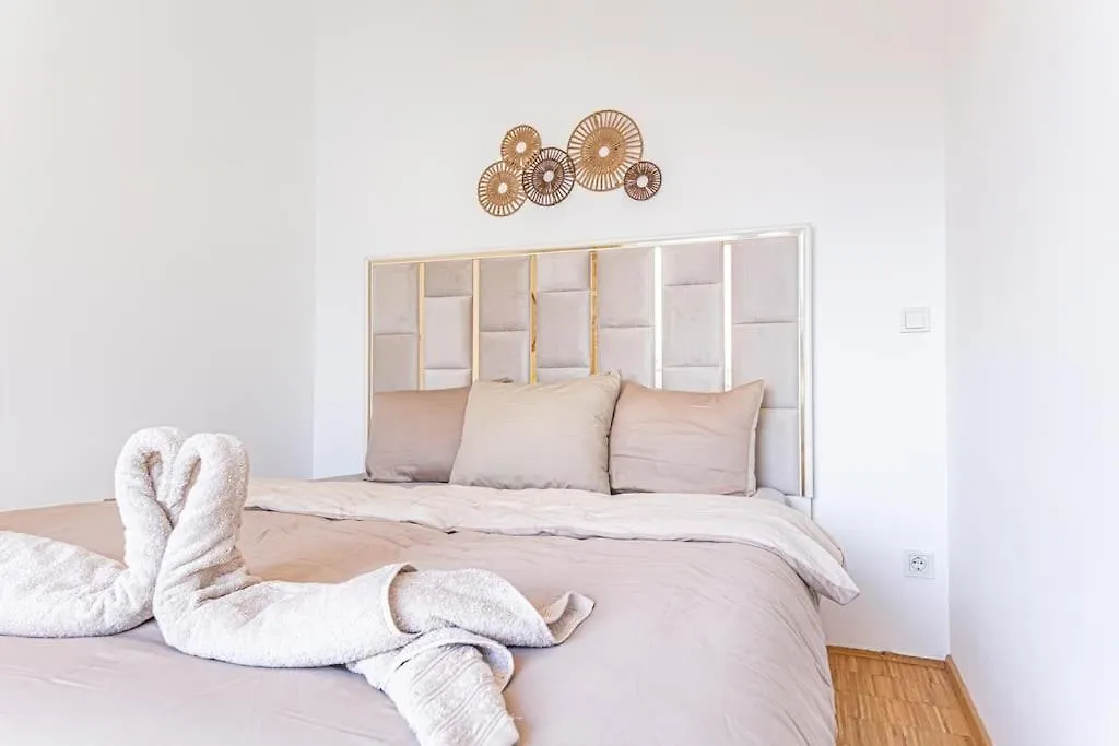Apartmán Super Luxury Apt, Only 12Min To Ferris Wheel Vídeň